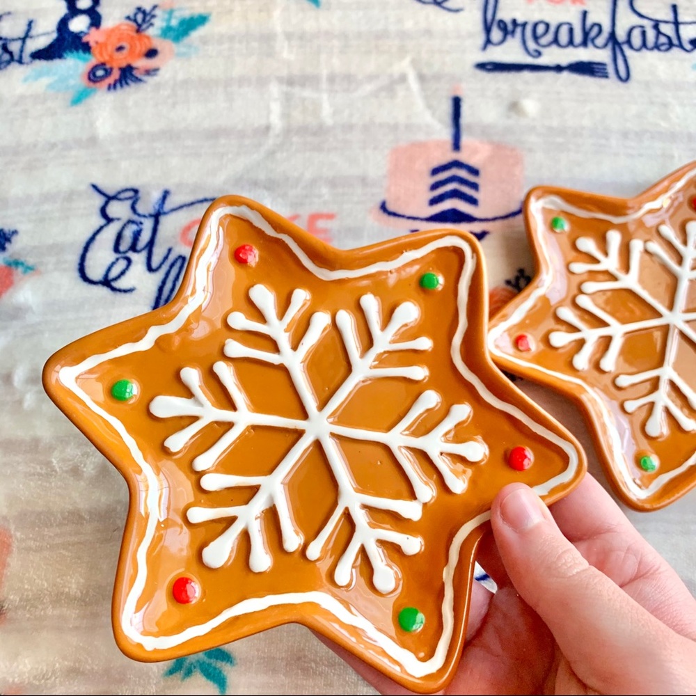 ❄️ Snowflake Gingerbread Cookie Spoon Rests ❄️ - Picture 2 of 2